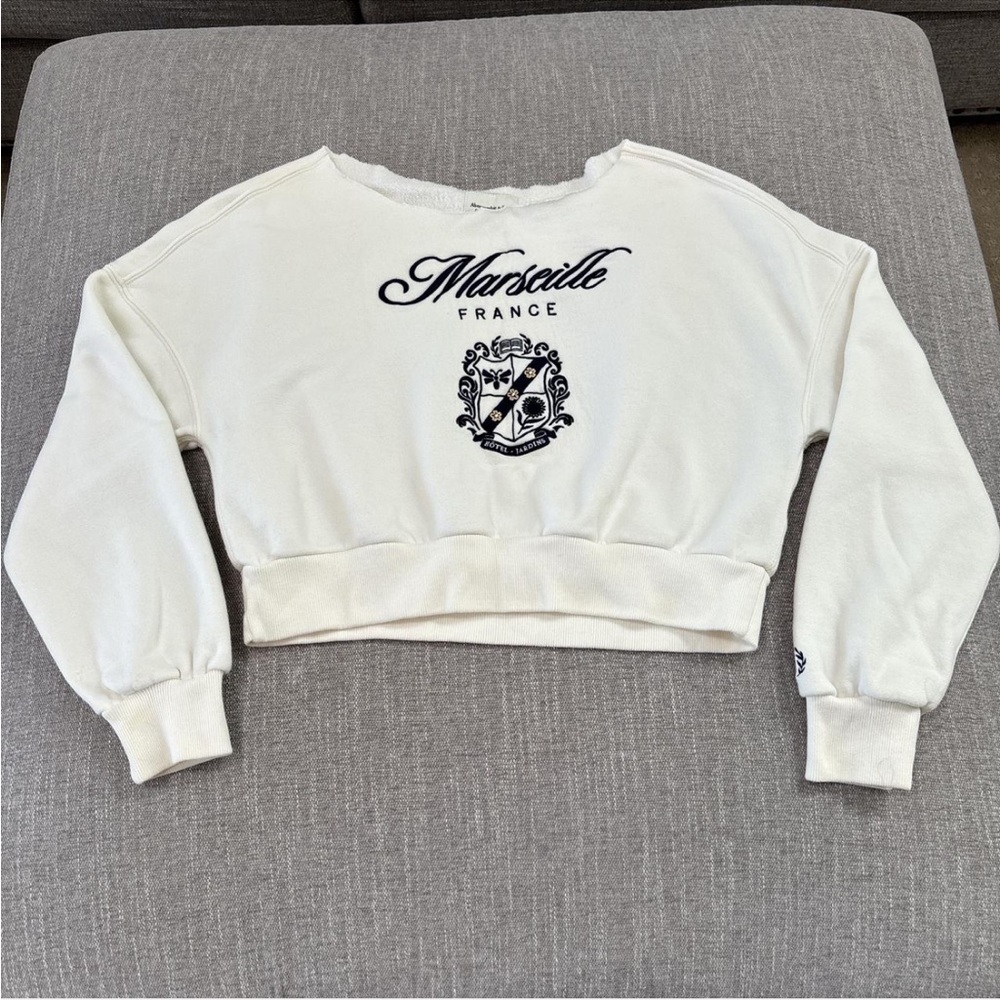 Abercrombie & Fitch White Off-the-Shoulder Sweater